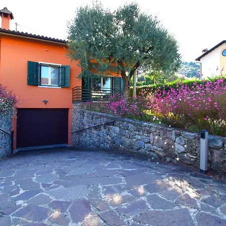 Mari Holiday home *